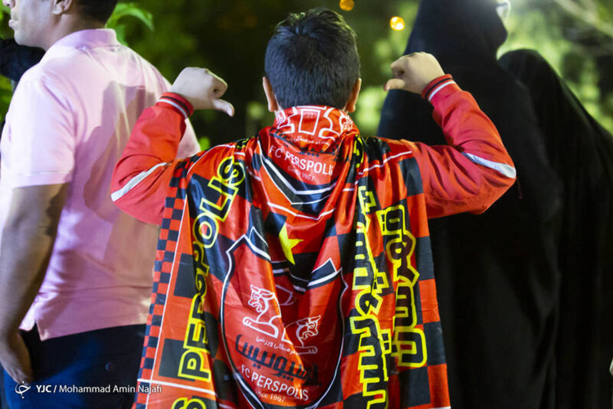 شادی مردم و هواداران پرسپولیس بعد از بازی با النصر