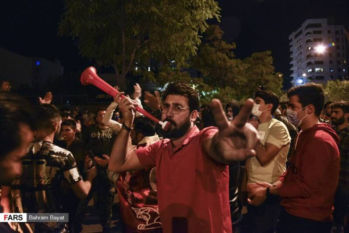 شادی مردم و هواداران پرسپولیس بعد از بازی با النصر