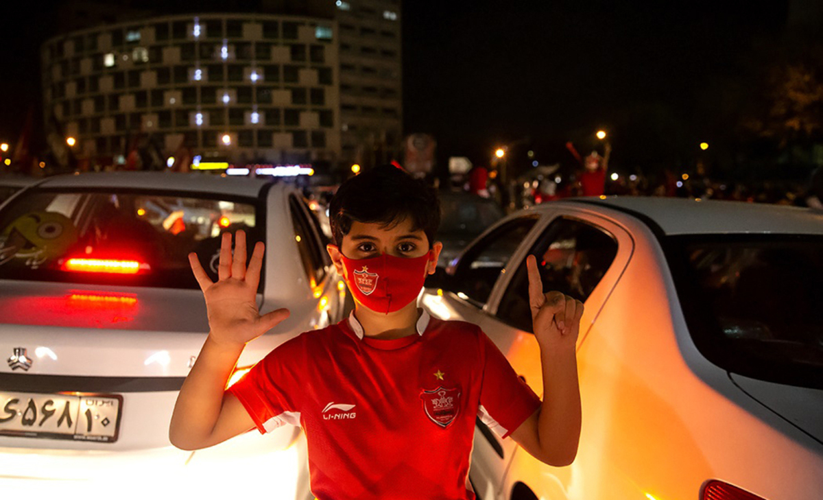 شادی مردم و هواداران پرسپولیس بعد از بازی با النصر