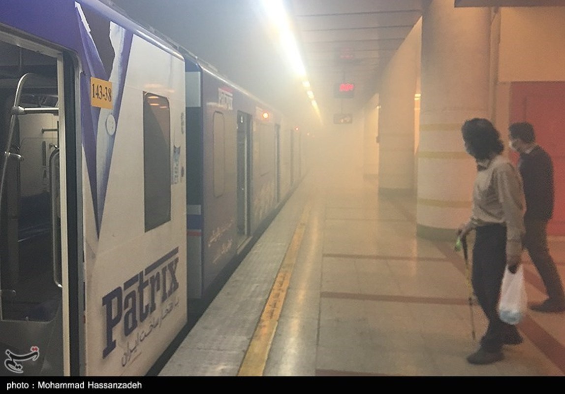 دود و حریق در ایستگاه مترو اکباتان