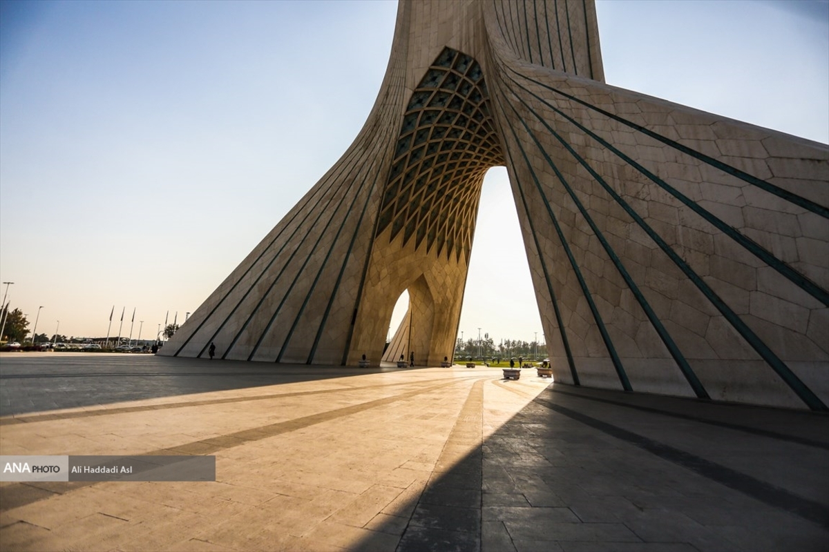 چهل و نهمین سالگی برج آزادی