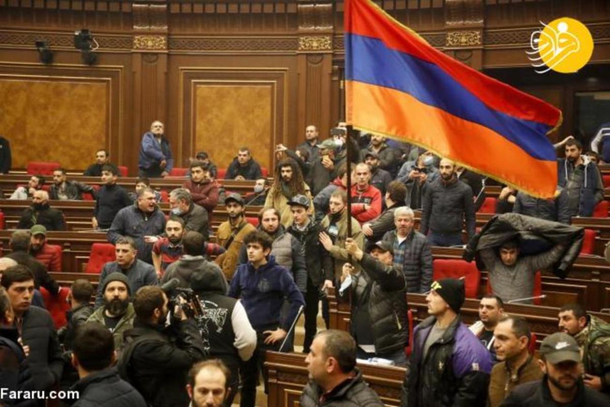 معترضان آتش قره‌باغ پارلمان ارمنستان را تصاحب کردند