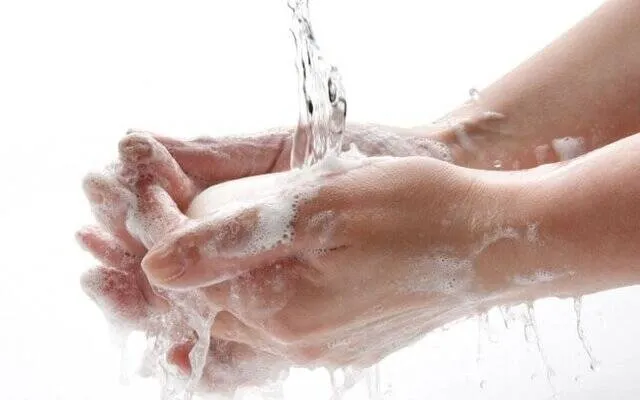 صابون مایع بهتر است یا جامد؟