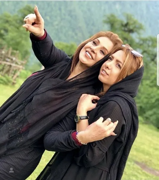 نسرین مقانلو و خواهرش + عکس