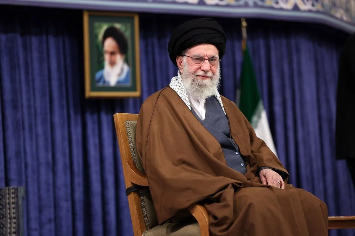 فرزند پزشک رهبر انقلاب: رهبری جایی نمی‌رود+ فیلم