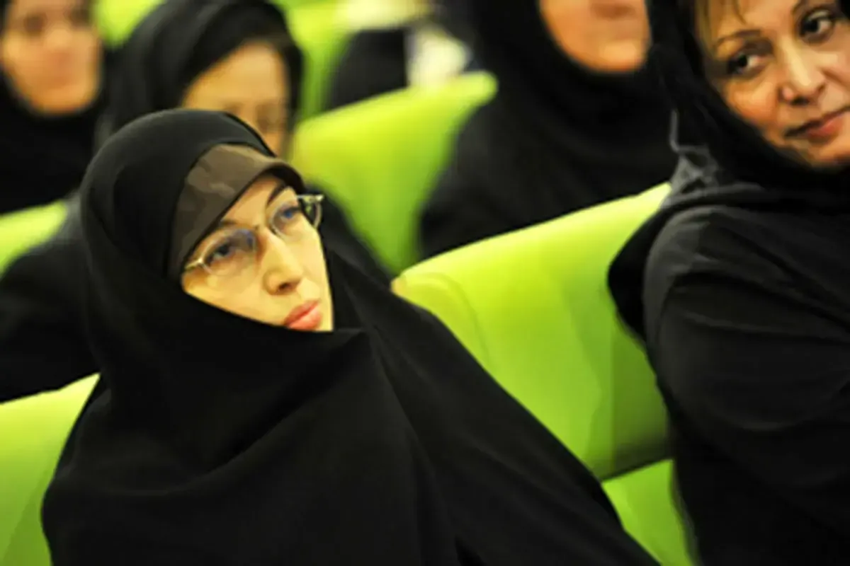 ماجرای تدریس ناشناس همسر مجتبی خامنه‌ای را ببینید
