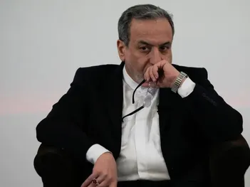 عکس/  روحانی، قالیباف و ظریف در مراسم ختم خواهر عراقچی