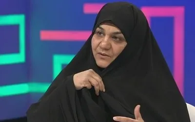 زهرا آیت اللهی: باید با کسانی که در مدارس از مسائل جنسی صحبت می‌کنند برخورد شود؛ متاهل و مجرد هم ندارد