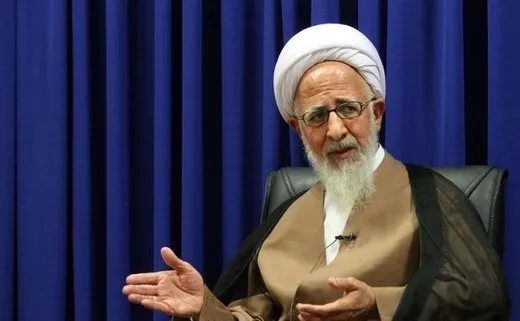 آیت الله جوادی آملی: با وجود این همه منابع، مردم را کمیته امدادی اداره کردن ننگ است