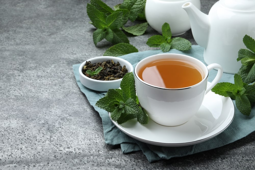 یک فنجان چای نعناع فلفلی