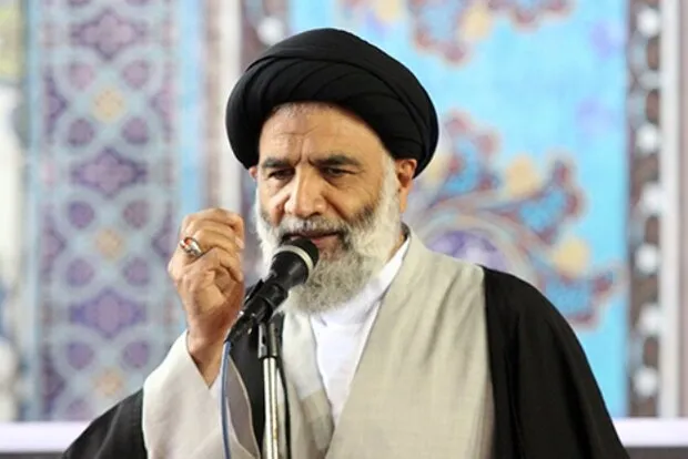 امام‌ جمعه اهواز: با افزایش برد موشک‌هایمان به ۱۵ هزار کیلومتر می‌خواهیم عمق خاک آمریکا را بزنیم