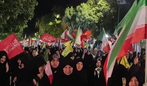 فیلم / شعار زنان کفن پوش علیه عراقچی و پزشکیان