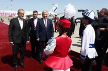 سفر پزشکیان به قرقیزستان؛ نقشه ایران برای گسترش تجارت در آسیای مرکزی چیست؟