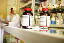 کمبود دارو در ایران؛ چرا داروهای ایرانی و معمولی هم در داروخانه پیدا نمی‌شوند؟