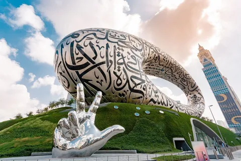 درآمدزایی ۴۰ میلیون دلاری همایون شجریان برای اماراتی‌ها!/ دبی چگونه با هنر ایرانی برای اقتصاد خود سودآوری می‌کند؟