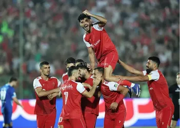 فیلم / گل سوم پرسپولیس به استقلال در دقیقه ۴۸ بازی