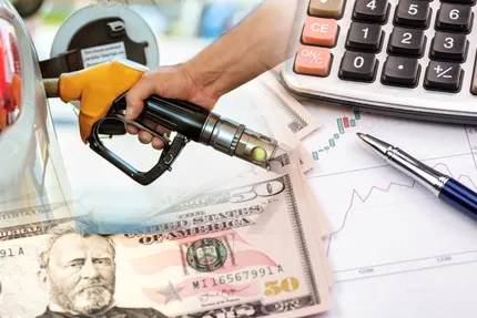 از بنزین ۳۵ تومانی تا ۱۰ هزار تومان؛ قیمت بنزین در ۲۹ سال چه مسیری را طی کرد؟