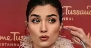 عکس/پاریس‌گردی خانم بازیگر مشهور با استایل جذاب