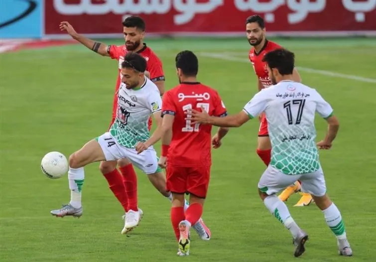 مهاجم ذوب آهن پشت پرده باخت مقابل پرسپولیس را لو داد!