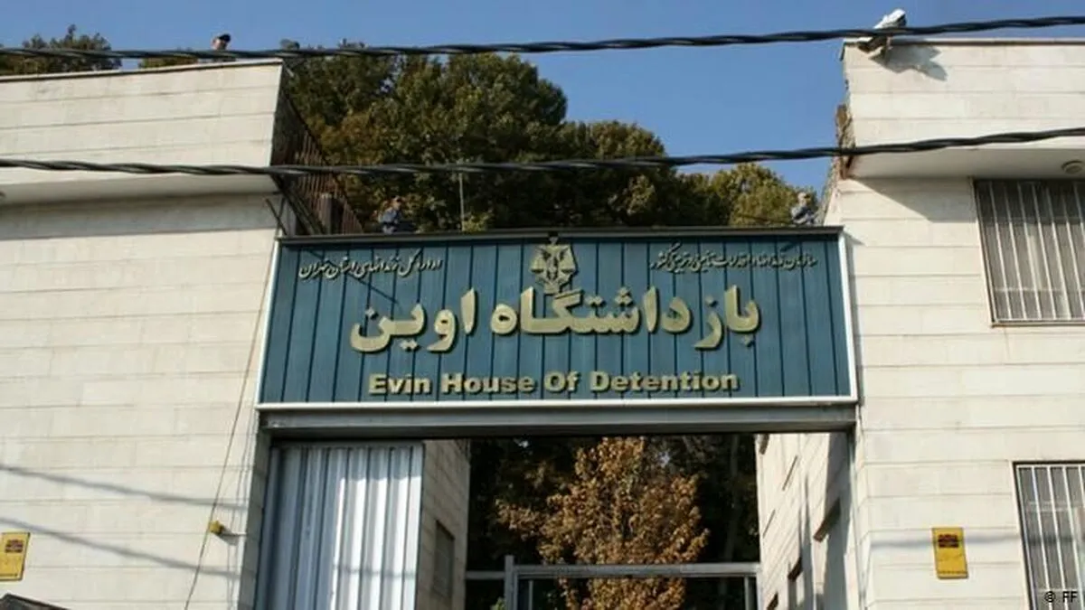 عکس/ ۲ خبرنگار اصولگرا از زندان اوین آزاد شدند