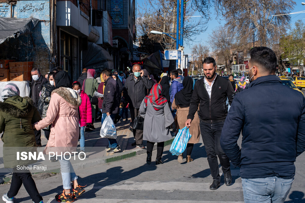 اواخر اسفند ۱۳۹۹ وضعیت شهر ارومیه نارنجی گزارش شده بود که این عامل باعث ممنوعیت سفر به این شهر در دوران سفر های نوروزی سال ۱۴۰۰ شد اما با این حال روند رو به رشد مبتلایان به کووید ۱۹ در این شهر موجب شده تا این شهر در هفته دوم فروردین در لیست شهر های قرمز کرونایی قرار بگیرد.