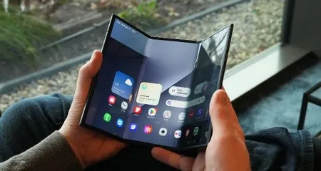رقابت سنگین میان چین و ژاپن در بازار گوشی‌های تاشو