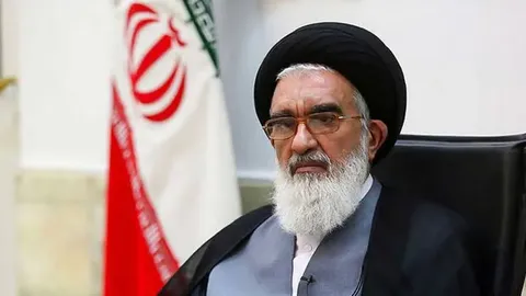 دستور امام جمعه قم به دولت عراق: باید از حشد الشعبی حمایت کنید!