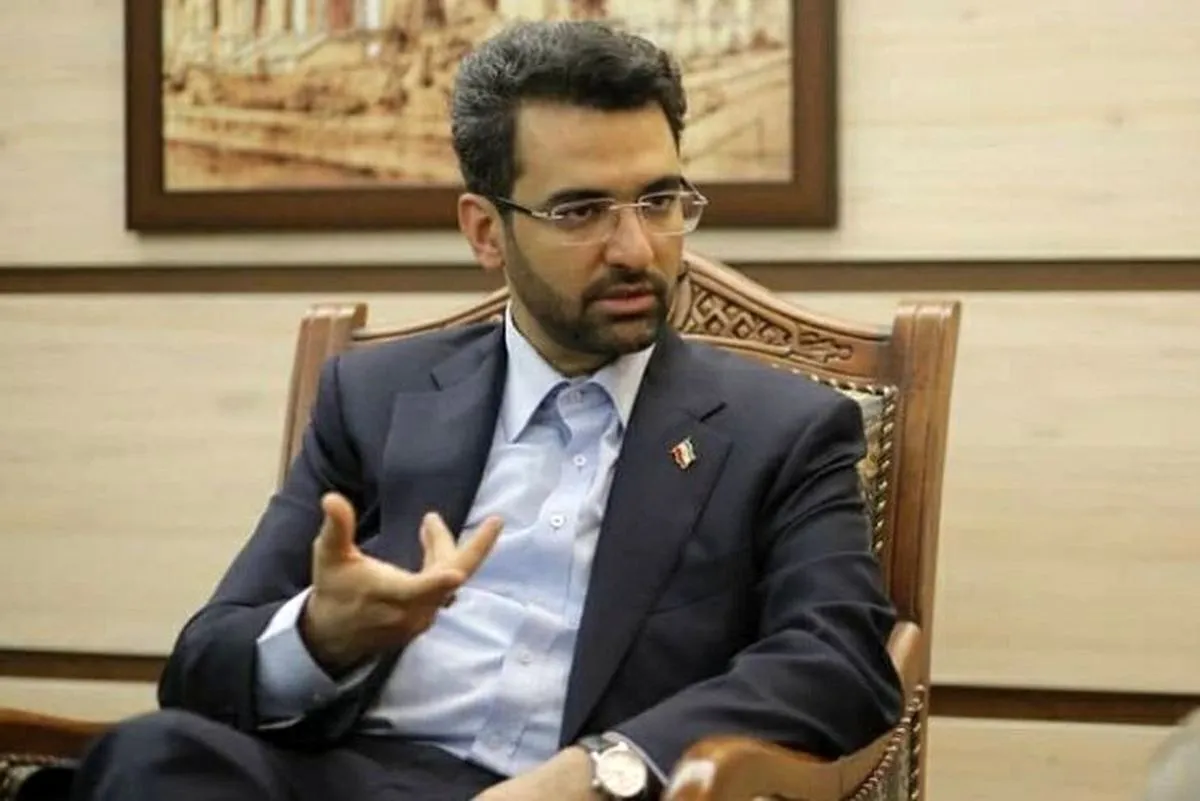 آذری جهرمی: امشب، چون پوششی‌ها نبودند، آقای مجری زحمت آن‌ها را می‌کشید