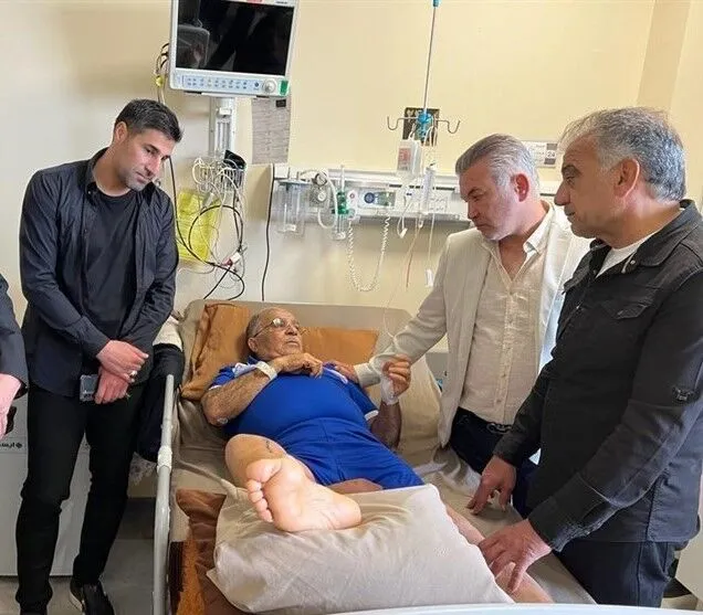 عکس/پیشکسوت پرسپولیس بر بالین اسطوره استقلال