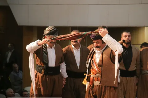 آیین شب چله اورامی‌ها شه ونشینی هورامیانه در سنندج