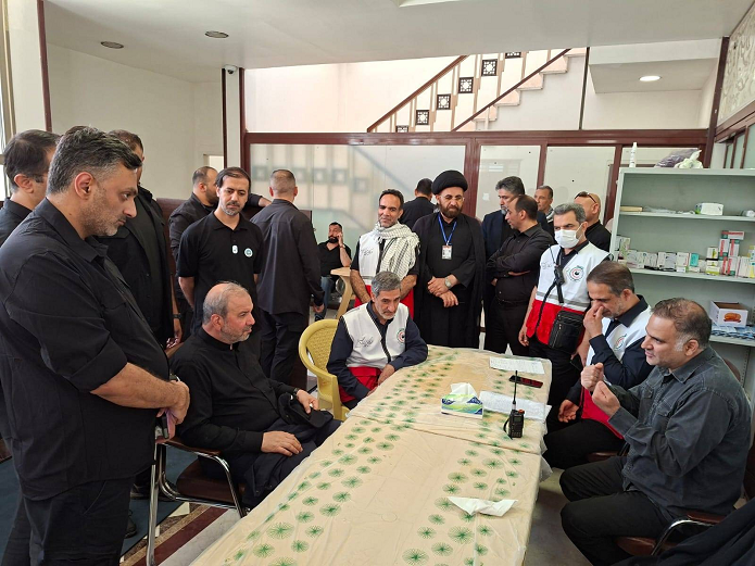بازدید سفیر جمهوری اسلامی ایران در بغداد از غرفه بیمه ایران در کنسولگری ایران در کربلا در روز اربعین بازدید سفیر جمهوری اسلامی ایران در بغداد از غرفه بیمه ایران در کنسولگری ایران در کربلا در روز اربعین