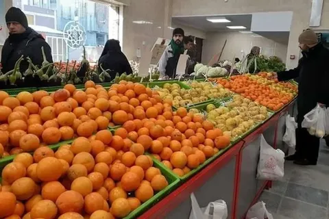 مقایسه شوکه‌کننده قیمت میوه در تیر ۱۴۰۴ و ۱۴۰۵؛میوه چند ساعت از حقوق کارگران را می‌بلعد؟
