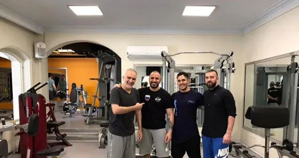 بیژن بنفشه خواه در باشگاه ورزشی اش + عکس