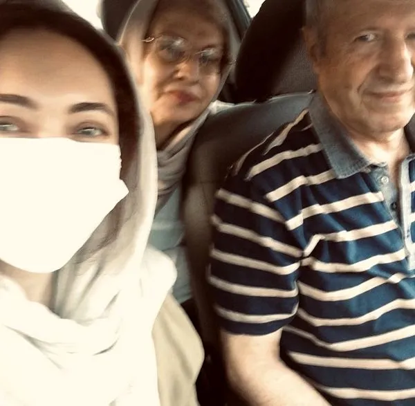 سلفی خانوادگی نیکی کریمی + عکس