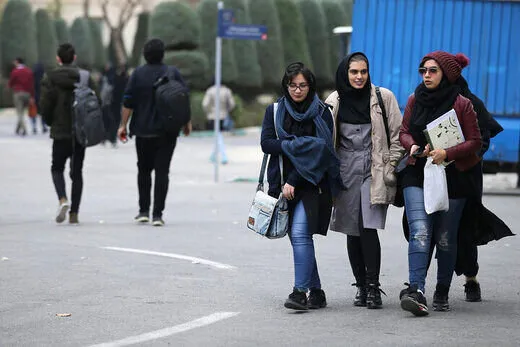 دانش آموزان