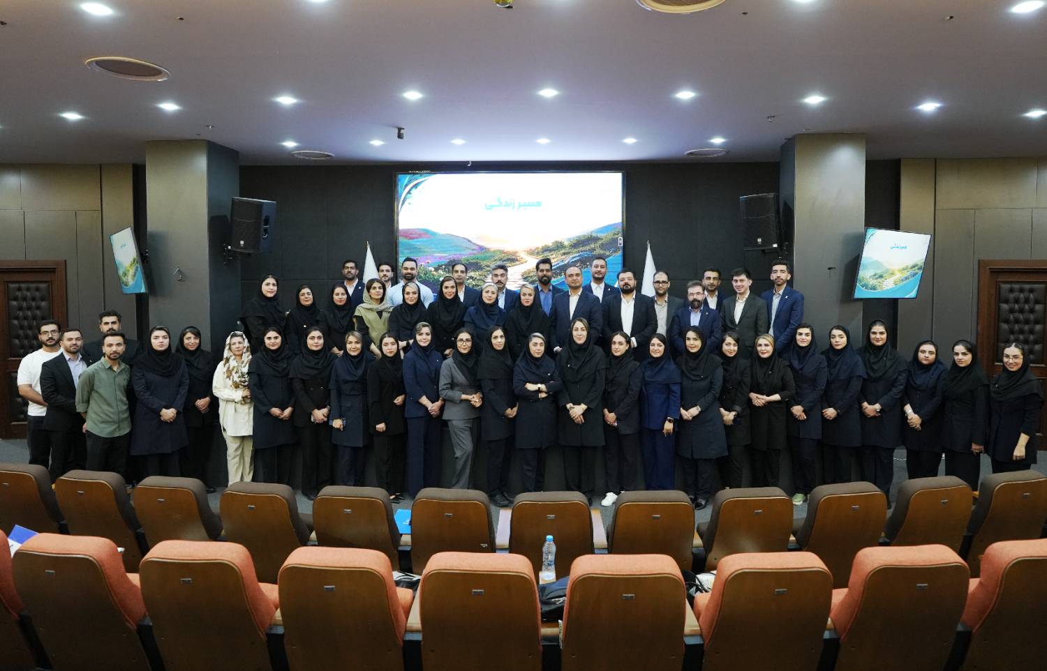 همایش «مسیر زندگی» بیمه تجارتنو؛ گامی برای توانمندسازی کارشناسان بیمههای زندگی همایش «مسیر زندگی» بیمه تجارتنو؛ گامی برای توانمندسازی کارشناسان بیمههای زندگی
