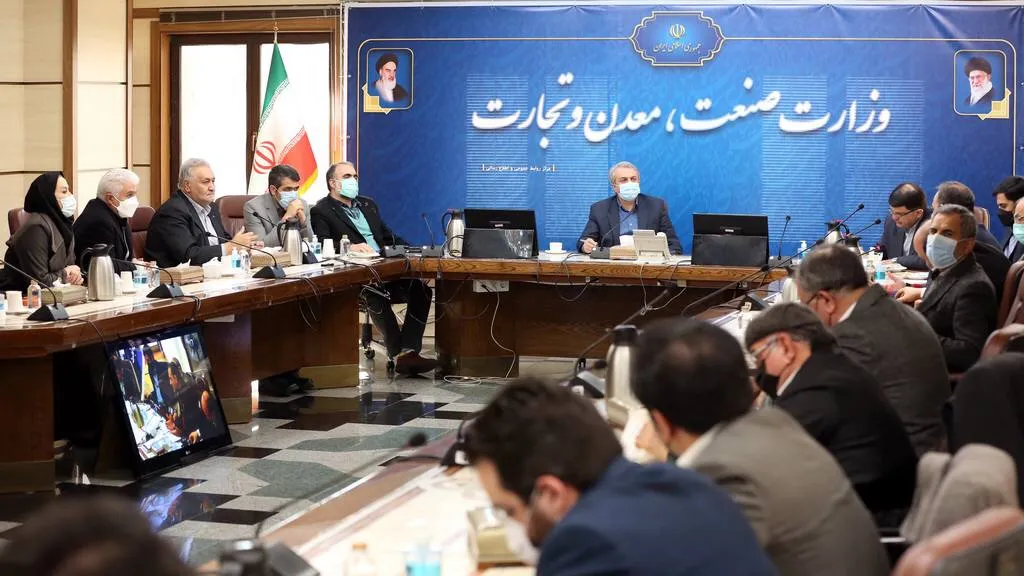 آقای سخنگو؛ کاش یک روز برای برطرف شدن مشکل صنعت و بازار خودرو شیرینی و بستنی بخرید