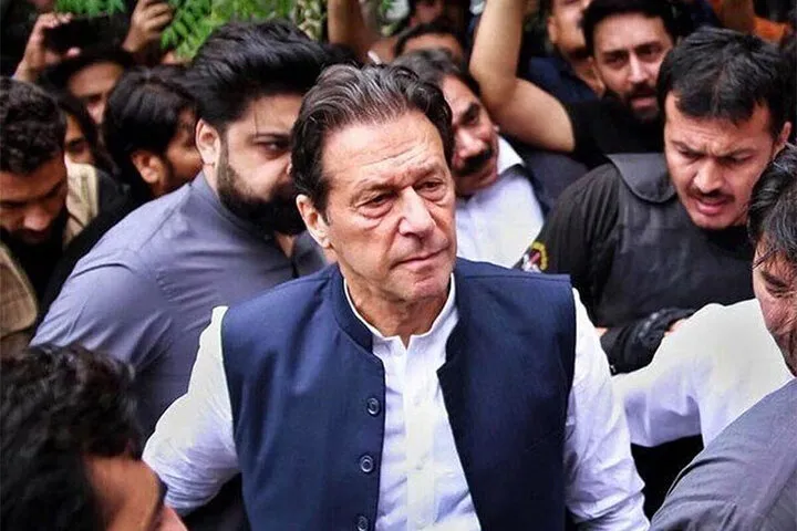 عمران خان آزاد شد