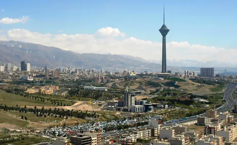 پایتخت روی تپه‌ها؛ تهران چگونه از شهری بر فراز تپه‌ها به جنگلی از برج‌ها تبدیل شد؟