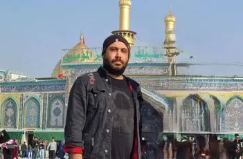 عکس / وداع متفاوت محسن چاوشی با رهبر شهید