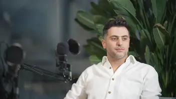 فیلم / علی ضیا از ممنوعیت حضور مجریان صداوسیما در برنامه اش پرده برداشت