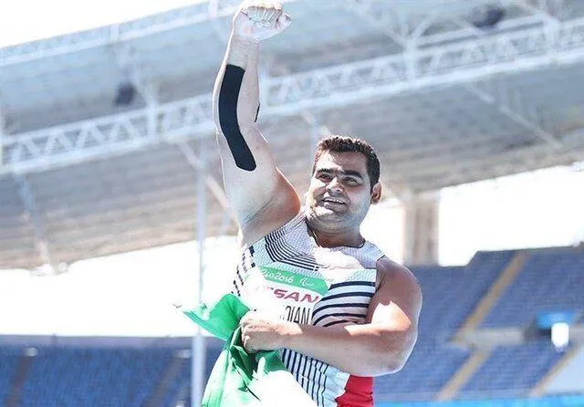 مدال‌آور پارالمپیک:مجبورم بار ببرم