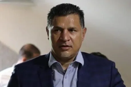 تصاویر متفاوت از جشن تولد علی دایی با یاد میناوند و انصاریان