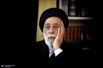 عکس/هادی خامنه‌ای در انتخابات به چه کسی رأی می‌دهد؟