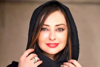 عکس / استایل رنگی و شاد نفیسه روشن در ۴۴ سالگی