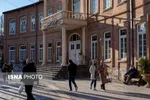 اواخر اسفند ۱۳۹۹ وضعیت شهر ارومیه نارنجی گزارش شده بود که این عامل باعث ممنوعیت سفر به این شهر در دوران سفر های نوروزی سال ۱۴۰۰ شد اما با این حال روند رو به رشد مبتلایان به کووید ۱۹ در این شهر موجب شده تا این شهر در هفته دوم فروردین در لیست شهر های قرمز کرونایی قرار بگیرد.