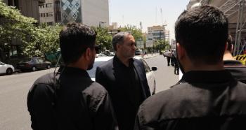 بازدید سرپرست بانک توسعه صادرات ایران از روند آماده سازی موکب خدمت رسانی به زائران مراسم وداع با رهبر شهید بازدید سرپرست بانک توسعه صادرات ایران از روند آماده سازی موکب خدمت رسانی به زائران مراسم وداع با رهبر شهید