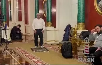 عکس/ نماز خواندن هیات همراه پزشکیان در کاخ کرملین