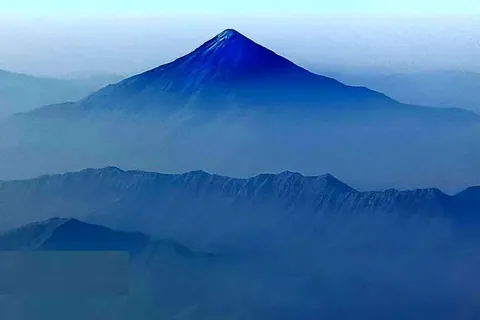 سکوت سپید دماوند در هیاهوی آلودگی