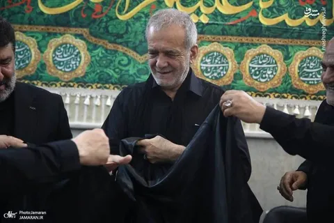 عکس/ اهدای پرچم گنبد حرم امام حسین (ع) به پزشکیان با حضور سردار قاآنی